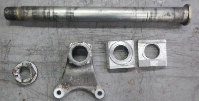 EJE TRASERO SUZUKI GSXR600 SRAD 1997-2000 OEM 64711-33E30 S21 Foto 1 de 4