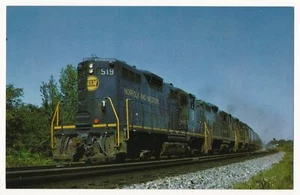 Norfolk & Western Railway Norfolk-Cincinnati Train at Suffolk, Viginia - Picture 1 of 2