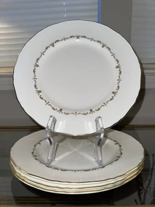 Royal Worcester Gold Chantilly - Dinner Plates 10 3/4”, Set of 4 - Picture 1 of 6