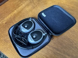 Necesidades Almohadillas BOSE Auriculares On-Ear con Cable Plegable Triport OE Negro Plata - Imagen 1 de 8