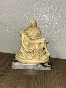 Vtg G. Ruggeri "PIETA" Mary & Jesus - Religious Italy Marble Base Statue - Picture 1 of 5