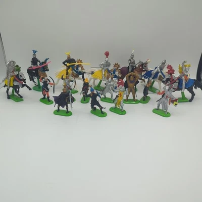 Vintage 1971 & 1992 Britains LTD Medieval Knights & Mounted Knights & Horses  - Image 1 of 4