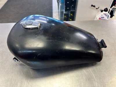 Honda V45 Magna Vf700C 1984 usado tanque de combustible tanque de gasolina pintado con spray sin llave Foto 1 de 4