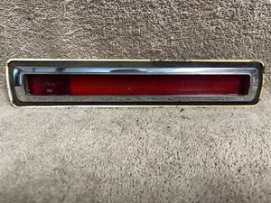 USED FORD D2LB-15A464-AA 1972-73 LINCOLN MARK IV RH RED REAR SIDE MARKER LIGHT - Picture 1 of 9