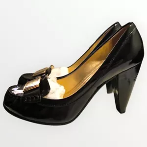 Women’s Coach brown kandace pumps size 7.5 medium with Coach emblem EUC - Picture 1 of 9