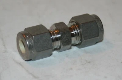 1/4" Tube 316ss Union Fitting  SSP Duolok ISS D4U-316 - Image 1 of 3