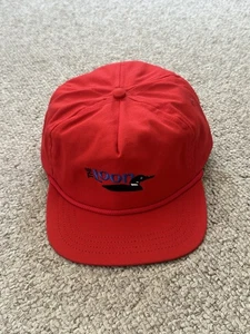 Sombrero de Camionero Cuerda de Pato De Colección The Loon Correa Ajustable Hecho en EE. UU. Rojo - Imagen 1 de 12