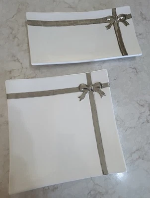 Set Of 2 Cynthia Rowley New York White Ceramic Trays With Silver Ribbons Holiday - Image 1 of 4
