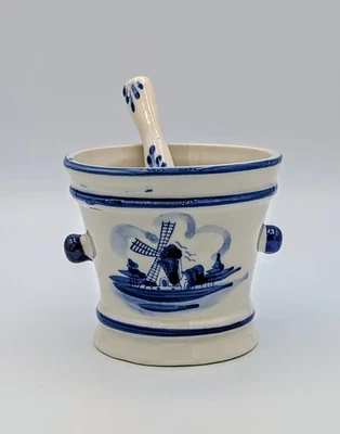 Juego de mortero y mortero azul Delft pintado a mano escena de molino de viento cerámica estilo holandés Foto 1 de 4