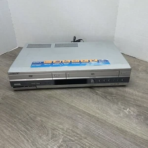 Sony VHS/DVD Combo SLV-D560P DVD Works, VCR/VHS does not. Parts only - Picture 1 of 4