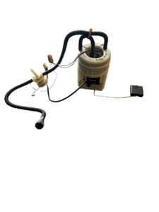 Land Rover LR3 OEM 2005-2009 OEM Engine Fuel Pump Assembly WGS500051 - Picture 1 of 3