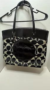 Coach Laura Signature Beuteltasche Logo schwarz & elfenbeinfarben F18335 - Bild 1 von 11