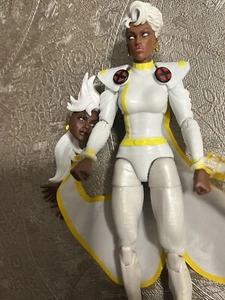 Hasbro Marvel Legends X-Men Storm Figure - Imagen 1 de 3