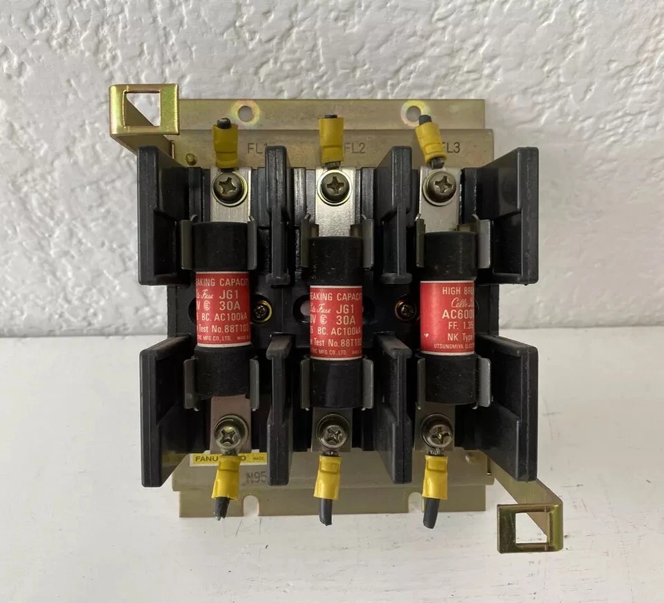 Portafusibles de poste Fanuc A05B-2301-C170 Foto 1 de 3