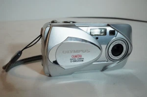 Olympus Camedia D-580 Zoom Digital Camera Silver - Picture 1 of 4