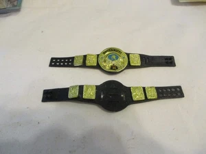 2 MINI WWF CHAMPIONSHIP GÜRTEL 1 FEHLENDE MITTE - Bild 1 von 2