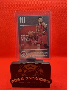 Panini Chronicles #532 Trae Young 2018-19 cromo novato radiocontrol - Imagen 1 de 2