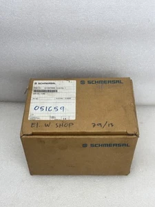 Schmersal ASH 015L-11U/50 LIMIT SWITCH 101057846 - Picture 1 of 6