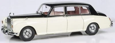 Paragon 1:18 Scale Rolls Royce Phantom V Masons Black/Ivory (RHD) - Image 1 of 4