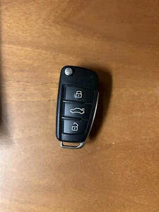 Chiave Telecomando Completa Audi 3 Tasti Scheda Chip Da Codificare - Foto 1 di 3