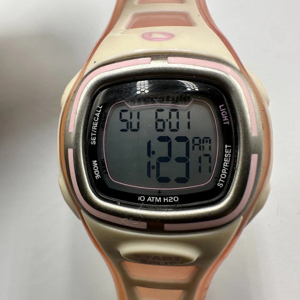 Reloj Digital Freestyle Solstice Mujer Rosa Crema 35MM Esfera Cuadrada Batería Nueva Foto 1 de 1