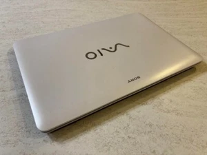 SONY VAIO Fit15E SVF15327EJW Pentium 3556U RAM 4GB White - Picture 1 of 8