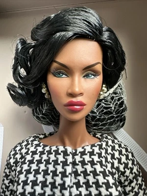 "Muñeca Integrity Fashion Royalty 2015 Adele Makeda vestida una y otra vez 12"" LE" Foto 1 de 4