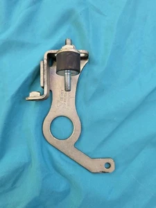 PORSCHE 987 CAYMAN FUEL RAIL BRACKET RETAINING BAR 98710121300 - Bild 1 von 4