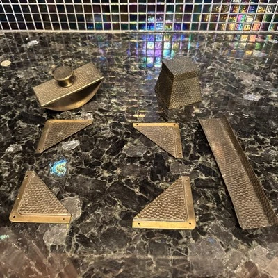 Vntg Signed S.W. FARBER NEW YORK Hammered Brass 7-piece Desk Set ART DECO EUC - Image 1 of 4