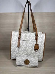 Borsa e portafoglio grande MK Michael Kors DARIEN vaniglia ghianda nuova con etichette 2 pezzi RARO - Foto 1 di 9