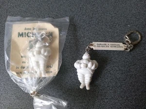 Lot 2 Porte Clés Vintage BIBENDUM MICHELIN Dont Un Neuf Dans Son Emballage - Picture 1 of 7