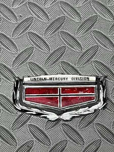 1971-1976 Ford Lincoln Mercury Marquis Hood Emblem Grille Logo Trim Used - Foto 1 di 18