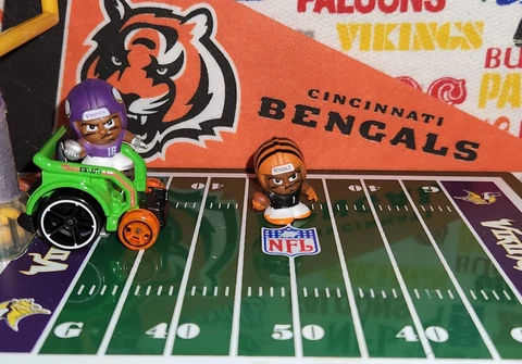 2022/2023 NFL Series 11 Teenymates Cincinnati Bengals WR Ja'Maar Chase figure Cover