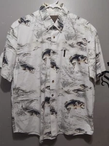 Legendary Whitetails Fishing Bass Print Short Sleeve Button Down Shirt Large - Picture 1 of 10