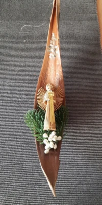 Stroh-Engel im gebogenen Kokosblatt Weihnachten Advent Deko Wanddeko - Bild 1 von 3