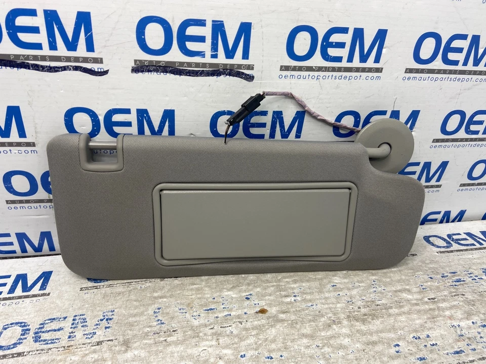 Chevrolet Malibu 2021 21 pasajero/parasol derecho parasol gris OEM Foto 1 de 4