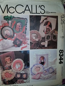 McCall's 8344 sewing craft pattern Yours Truly Photo Frames - Imagen 1 de 2