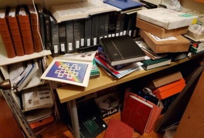 100 stamps randomly picked from hoard of 1000000's worldwide off paper free s/h - Image 1 of 4