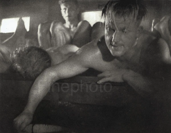 Arte fotográfica vintage 1936 olimpíadas da Alemanha SAUNA ATLETA NU MASCULINO LENI RIEFENSTAHL - Imagem 1 de 1