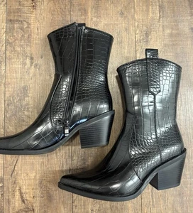 Black Western Croc Embossed Pointed Toe Cowboy Boots for Women - SIZE 38 - Picture 1 of 5