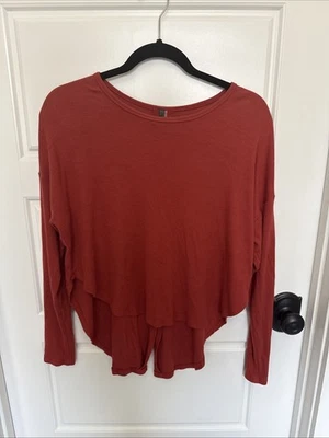 Top Vimmia para mujer acanalado manga larga rojo espalda abierta talla pequeña Foto 1 de 4