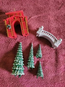 Vtg MR CHRISTMAS HOLIDAY SKATERS Replacement Parts Bridge Building Trees Village - Picture 1 of 5