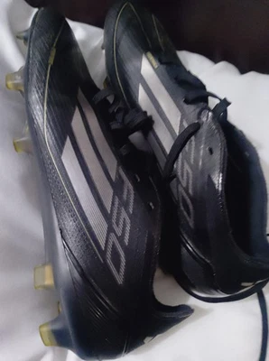 ADIDAS HOMBRE F50 PRO TERRENO FIRME TACOS FÚTBOL TALLA US 8.5 NEGRO | IE0599 | BOTA - Imagen 1 de 4