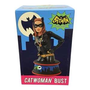 Diamond Select Batman 1966 TV Catwoman Bust Julie Newmar #1610/3000 NEW - Picture 1 of 5