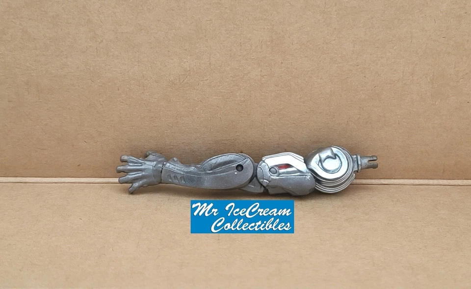 Brazo izquierdo Marvel Legends para Ultron BAF Foto 1 de 1