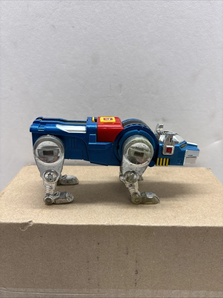 Bandai 1981 Voltron #4 Blue Lion Die-Cast - Image 1 of 4