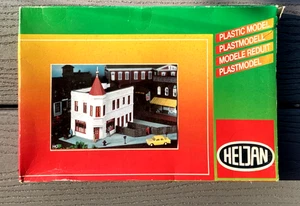 HELJAN 1/87 HO SCALE COURT HOUSE SQUARE TWO BROTHERS RESTAURANT MODEL KIT 901 - Picture 1 of 15