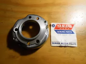 NOS Yamaha Ignition Points Breaker Housing 1 XS2 XS1 XS650 TX650 256-11157-00 - Foto 1 di 1
