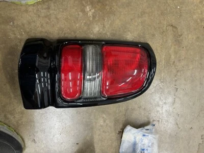 New Passengers Taillight Taillamp Black Bezel OEM  for 94-02 Dodge Ram Truck - Изображение 1 из 4
