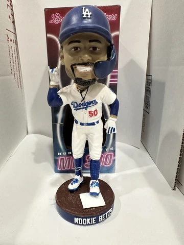 *DEFECT ON NOSE/LEG/BOX* Mookie Betts SGA BOBBLEHEAD LOS ANGELES DODGERS Cover